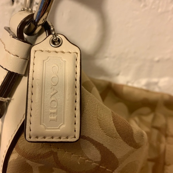 Authentic Coach Handbag /Purse/Shoulder Bag - Picture 4 of 11